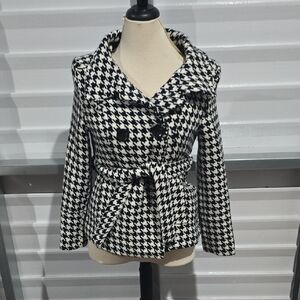 Rue21 Houndstooth  Coat in Black and White‎ Size Medium